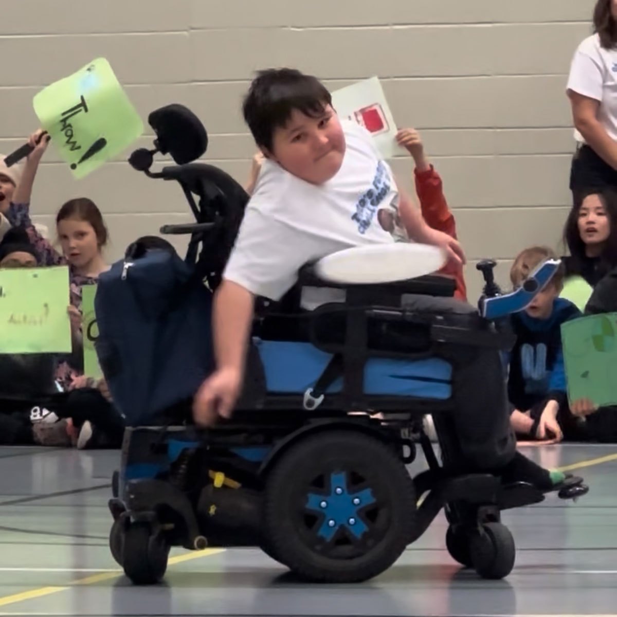 Theo Begin Frisbee 1