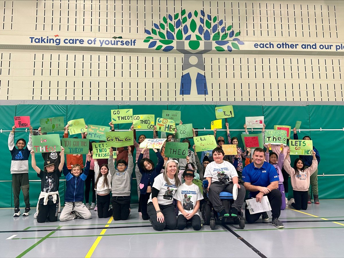 Theo Begin Frisbee 2